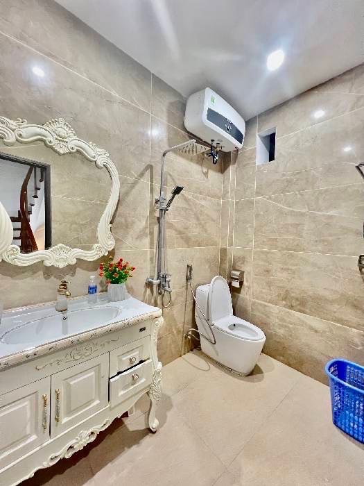 Bán nhà Kim Ngưu - diện tích 64m2 5 tầng - Ô TÔ ĐỖ CỬA - giá 18 tỷ