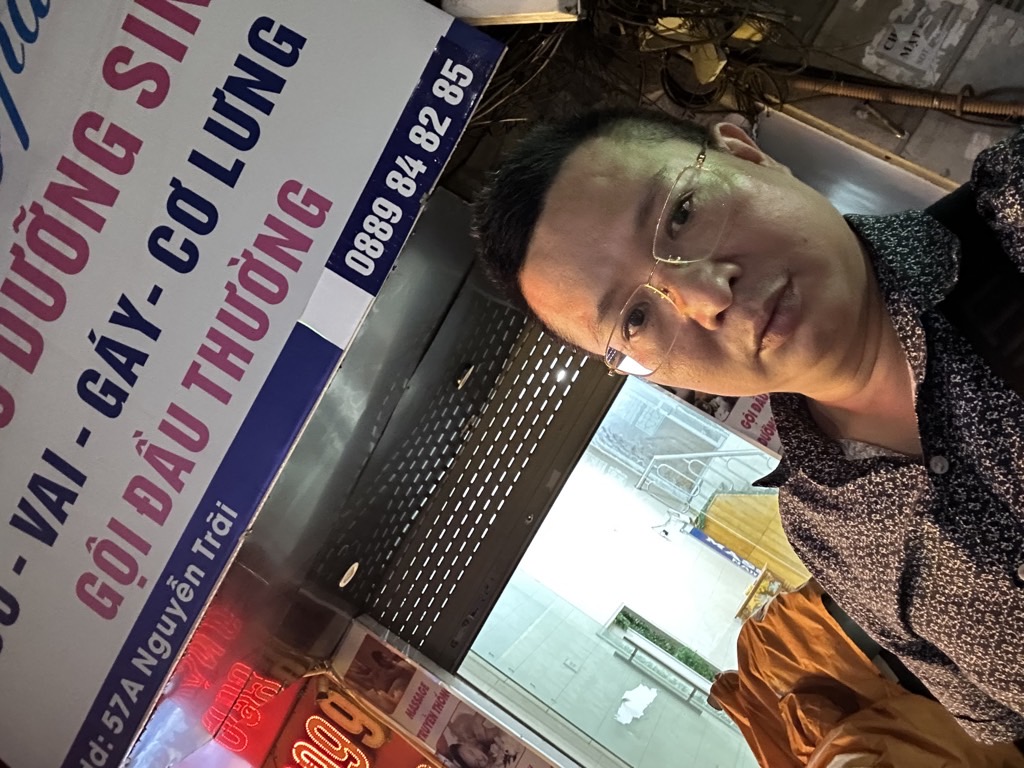 Bán nhà Nguyễn Trãi - diện tích 45m2 4 tầng - Mặt đường vỉa hè ô tô tránh - giá 14 tỷ