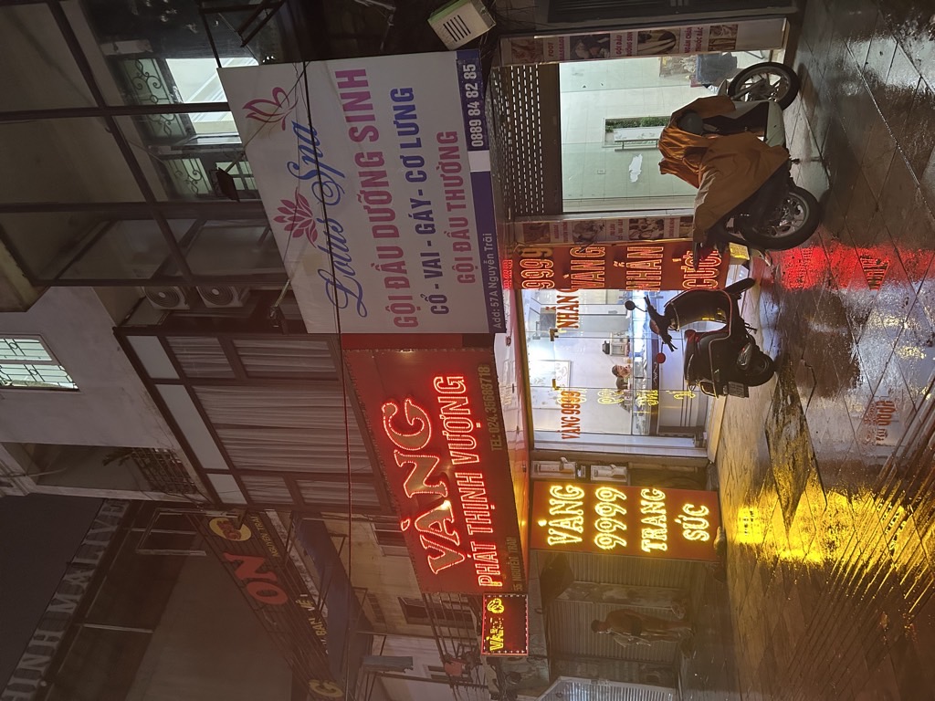 Bán nhà Nguyễn Trãi - diện tích 45m2 4 tầng - Mặt đường vỉa hè ô tô tránh - giá 14 tỷ