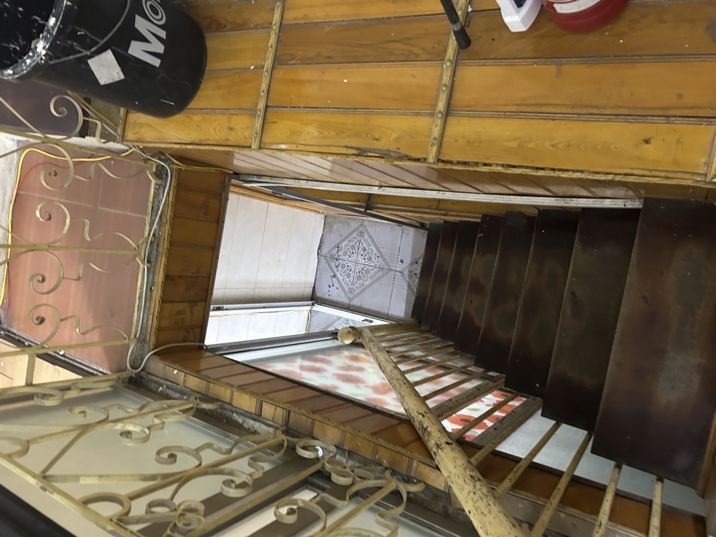 Bán nhà Nguyễn Trãi - diện tích 45m2 4 tầng - Mặt đường vỉa hè ô tô tránh - giá 14 tỷ