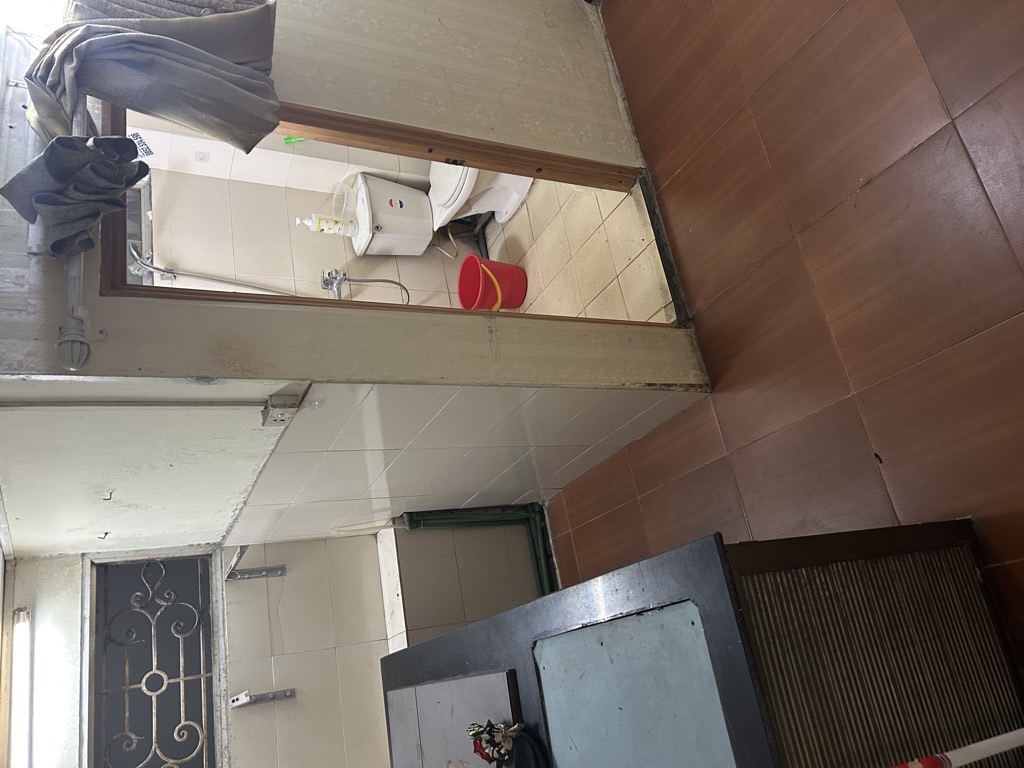 Bán nhà Nguyễn Trãi - diện tích 45m2 4 tầng - Mặt đường vỉa hè ô tô tránh - giá 14 tỷ