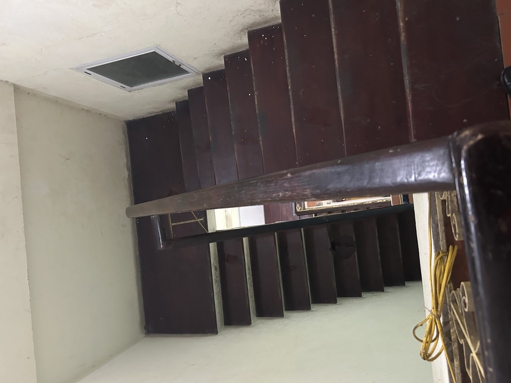 Bán nhà Nguyễn Trãi - diện tích 45m2 4 tầng - Mặt đường vỉa hè ô tô tránh - giá 14 tỷ