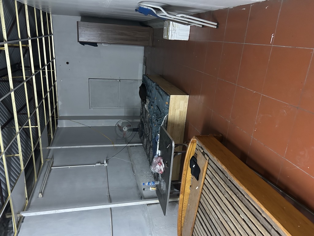 Bán nhà Nguyễn Trãi - diện tích 45m2 4 tầng - Mặt đường vỉa hè ô tô tránh - giá 14 tỷ