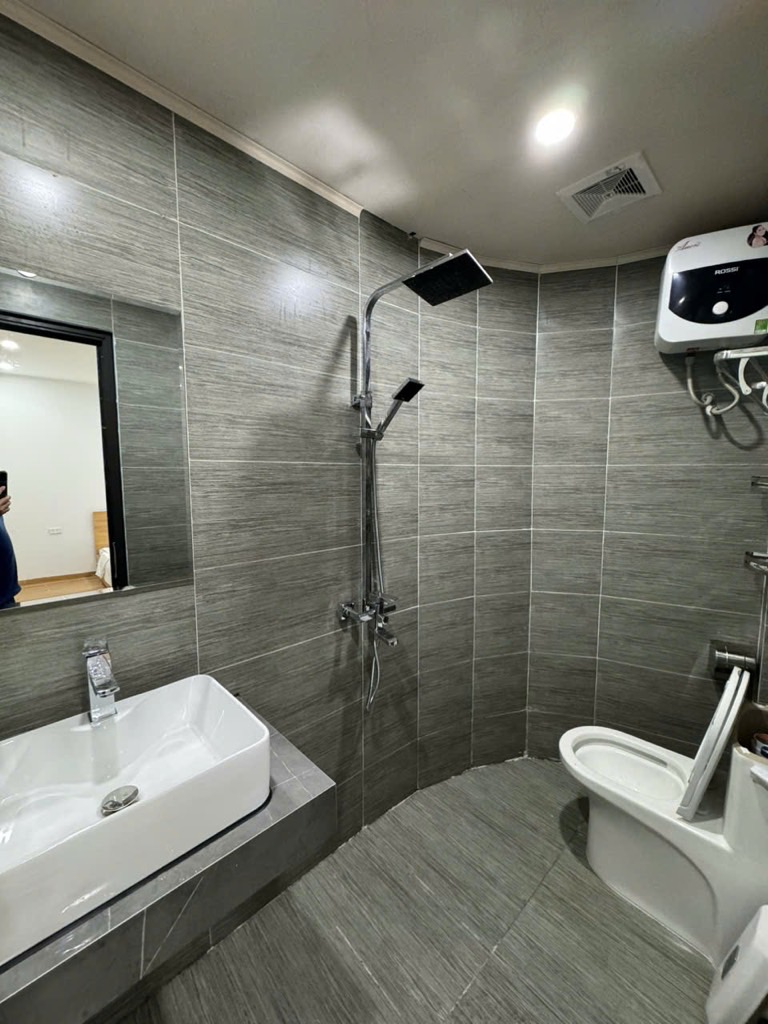 Bán nhà Ngõ Quỳnh - diện tích 67m2 5 tầng - Lô góc, thang máy - giá 15 tỷ