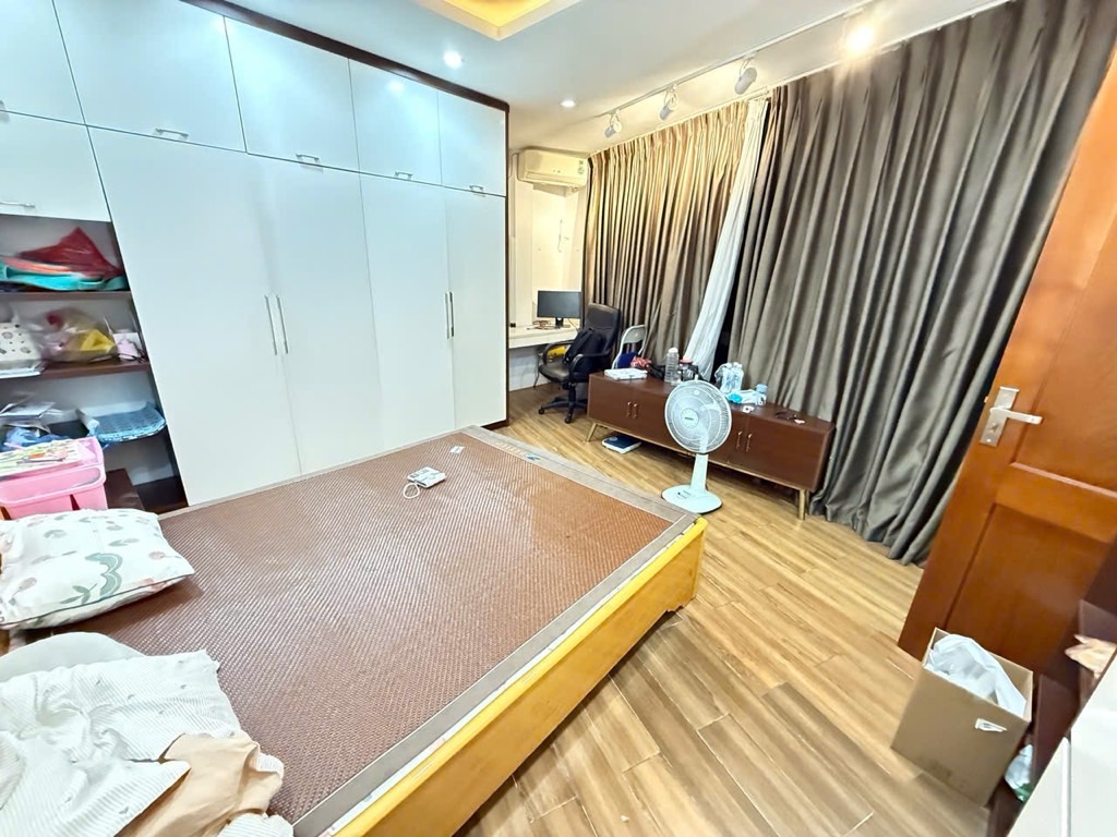 Bán nhà Khâm Thiên - diện tích 23m2 5 tầng - Ô TÔ ĐỖ CỬA - giá 8,75 tỷ