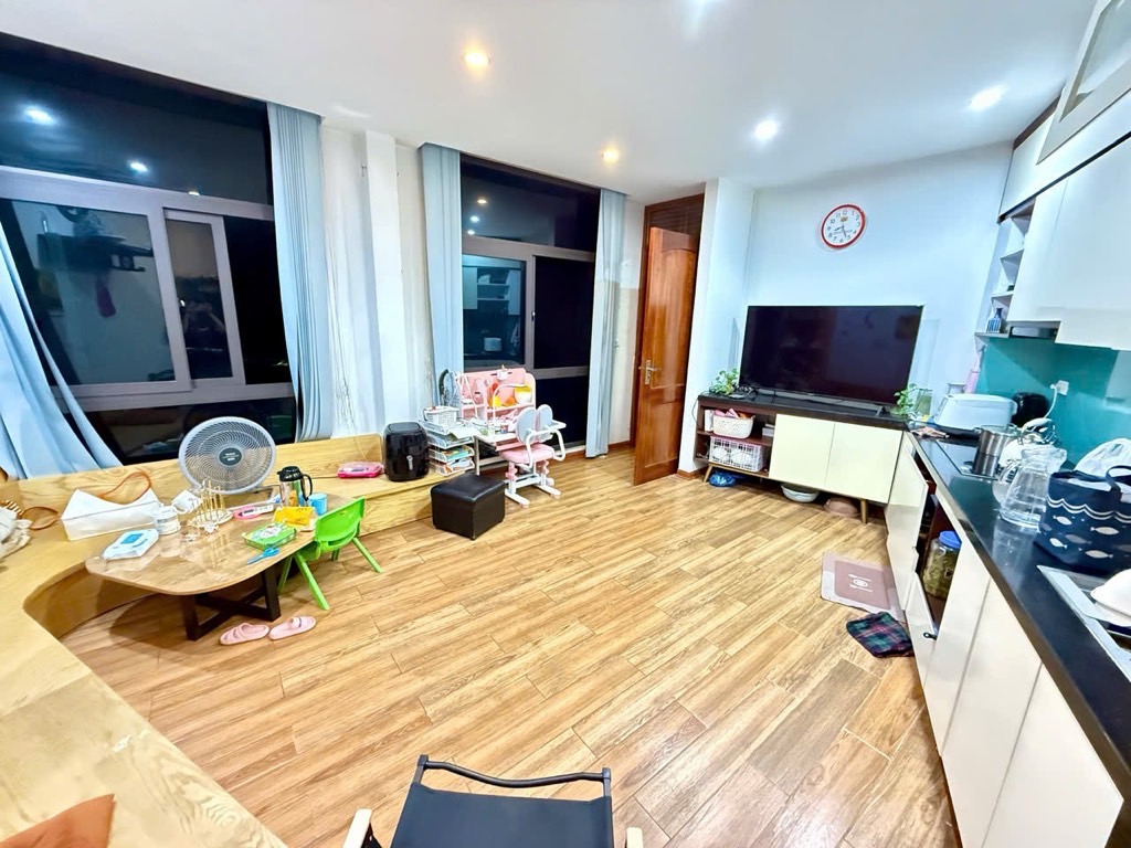 Bán nhà Khâm Thiên - diện tích 23m2 5 tầng - Ô TÔ ĐỖ CỬA - giá 8,75 tỷ