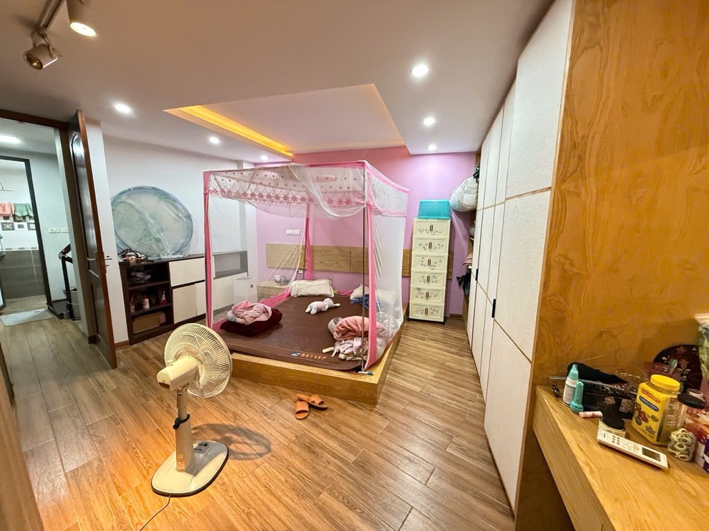 Bán nhà Khâm Thiên - diện tích 23m2 5 tầng - Ô TÔ ĐỖ CỬA - giá 8,75 tỷ