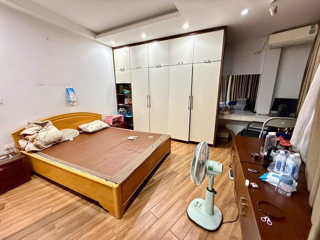 Bán nhà Khâm Thiên - diện tích 23m2 5 tầng - Ô TÔ ĐỖ CỬA - giá 8,75 tỷ