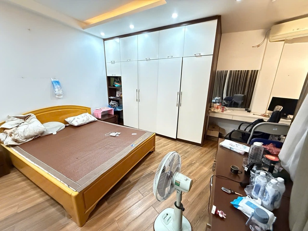 Bán nhà Khâm Thiên - diện tích 23m2 5 tầng - Ô TÔ ĐỖ CỬA - giá 8,75 tỷ