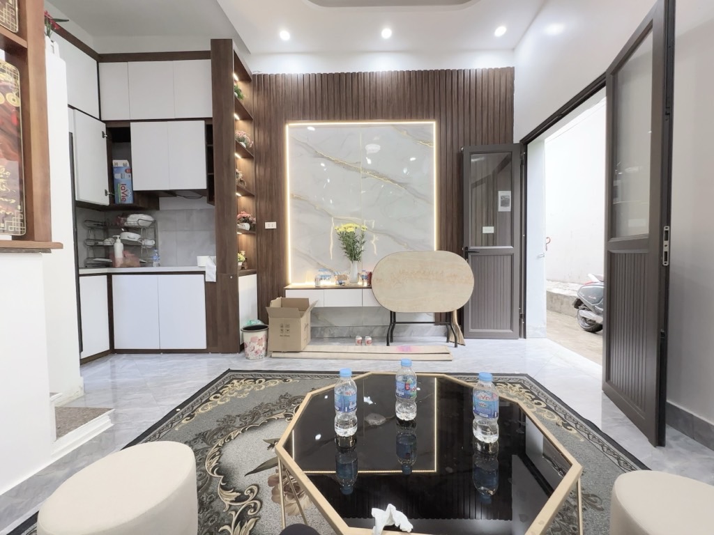 Bán nhà Nam Dư - diện tích 20,6m2 3 tầng - Lô góc, ô tô đỗ cổng - giá 2,8 tỷ