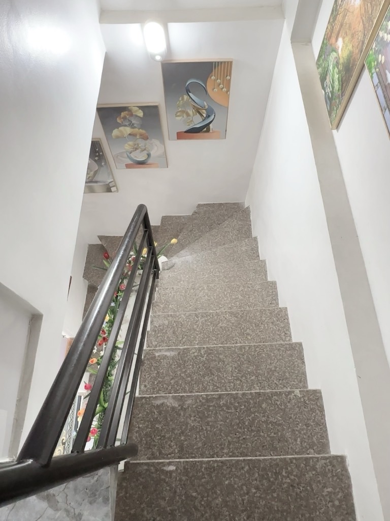 Bán nhà Nam Dư - diện tích 20,6m2 3 tầng - Lô góc, ô tô đỗ cổng - giá 2,8 tỷ