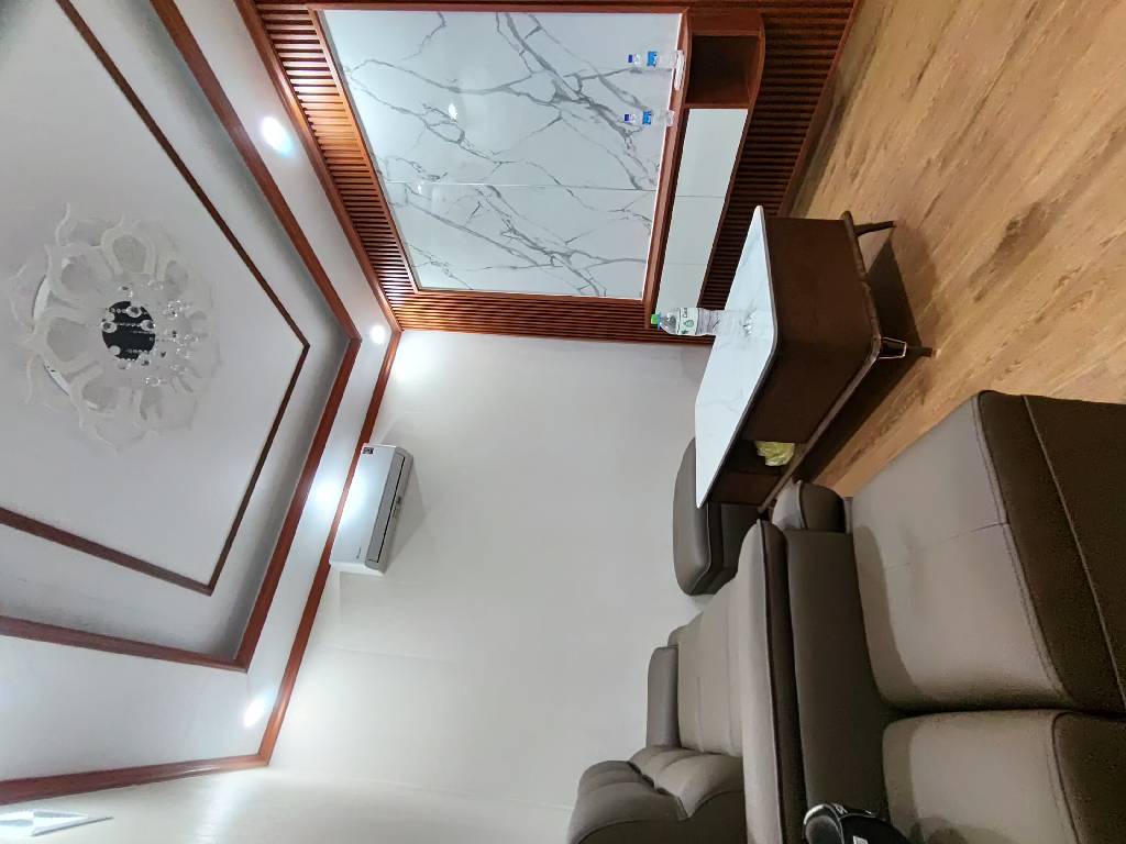 Bán nhà Ngọc Hồi - diện tích 42.7m2 5 tầng - Ô TÔ ĐỖ CẦU THANG - giá 3,4 tỷ