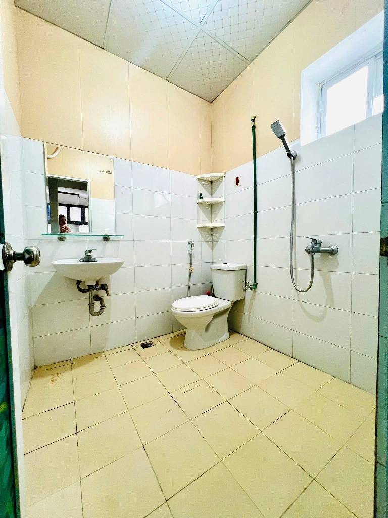 Bán nhà Ngọc Hồi - diện tích 42.7m2 5 tầng - Ô TÔ ĐỖ CẦU THANG - giá 3,4 tỷ