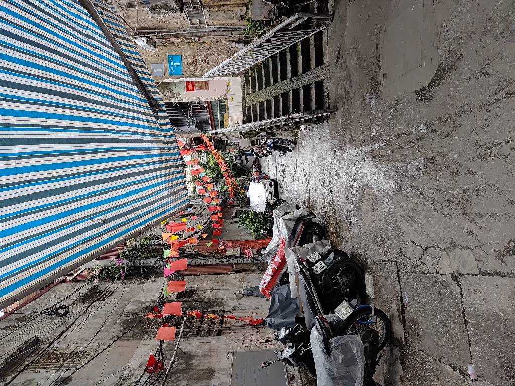 Bán nhà Ngọc Hồi - diện tích 42.7m2 5 tầng - Ô TÔ ĐỖ CẦU THANG - giá 3,4 tỷ