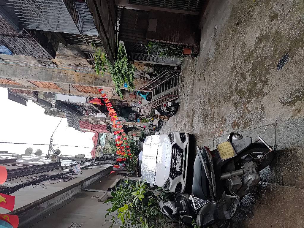 Bán nhà Ngọc Hồi - diện tích 42.7m2 5 tầng - Ô TÔ ĐỖ CẦU THANG - giá 3,4 tỷ