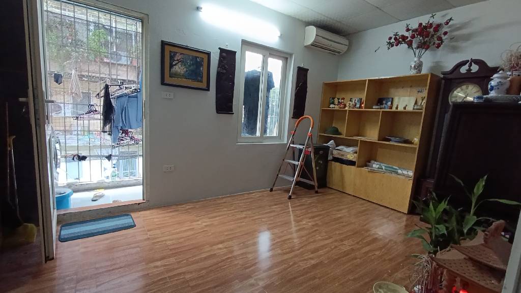 Bán nhà Thanh Xuân Bắc - diện tích 33m2 3 tầng - Ô tô tránh trước cửa - giá 3,8 tỷ