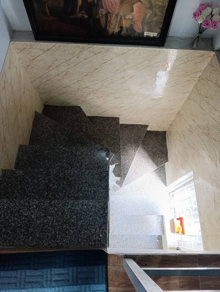 Bán nhà Thanh Xuân Bắc - diện tích 33m2 3 tầng - Ô tô tránh trước cửa - giá 3,8 tỷ