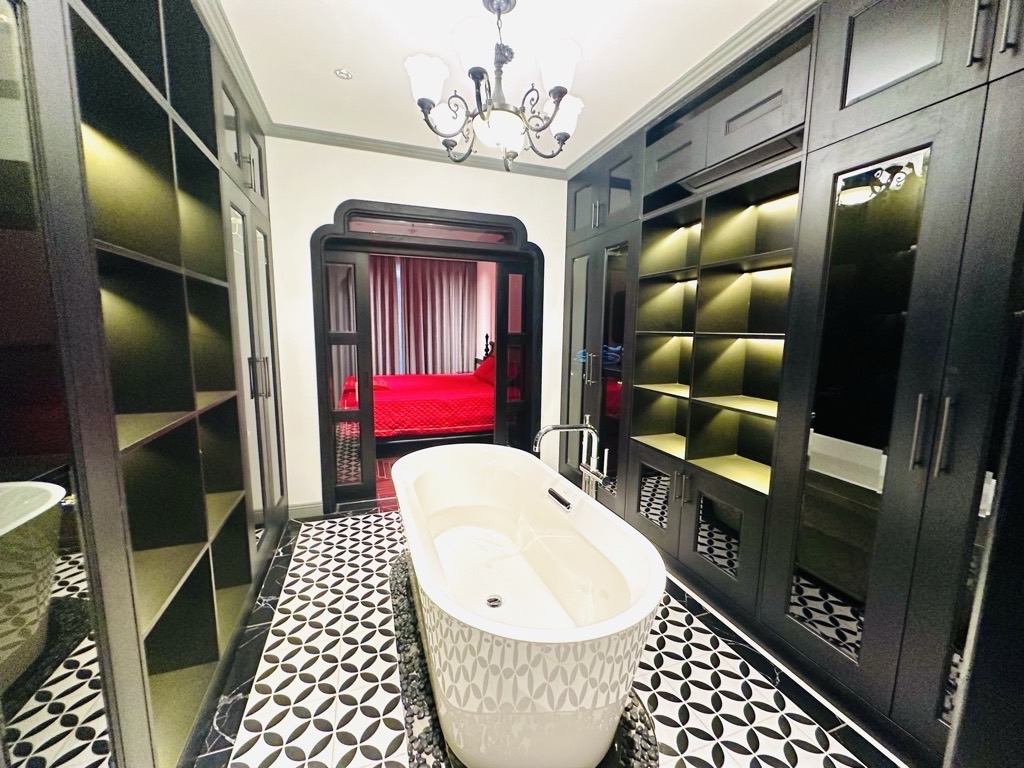 Bán nhà Thịnh Liệt - diện tích 48.5m2 5 tầng - Ô tô đỗ cửa - giá 14 tỷ