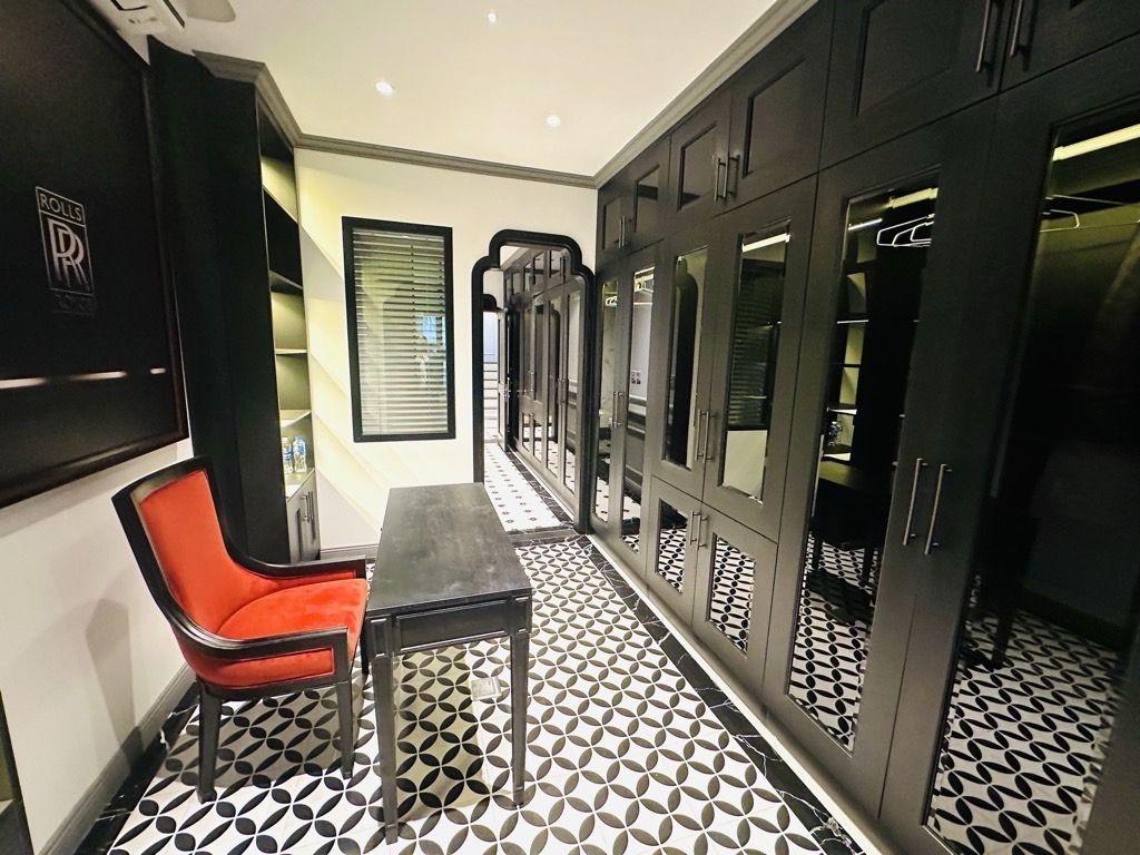 Bán nhà Thịnh Liệt - diện tích 48.5m2 5 tầng - Ô tô đỗ cửa - giá 14 tỷ