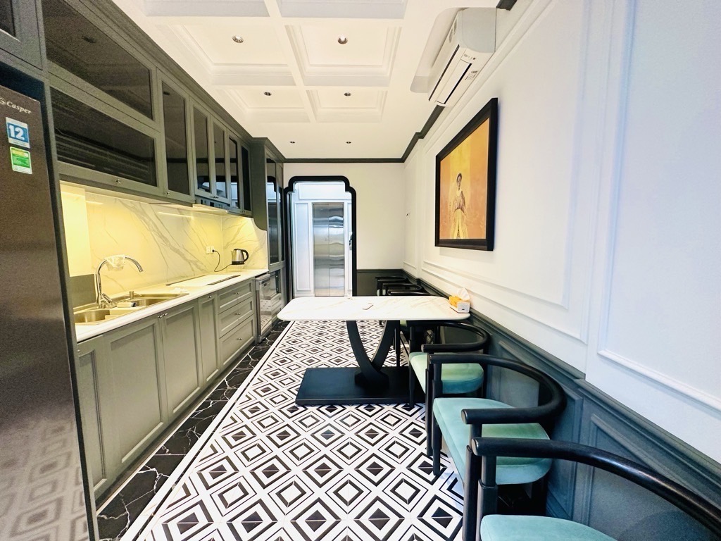 Bán nhà Thịnh Liệt - diện tích 48.5m2 5 tầng - Ô tô đỗ cửa - giá 14 tỷ