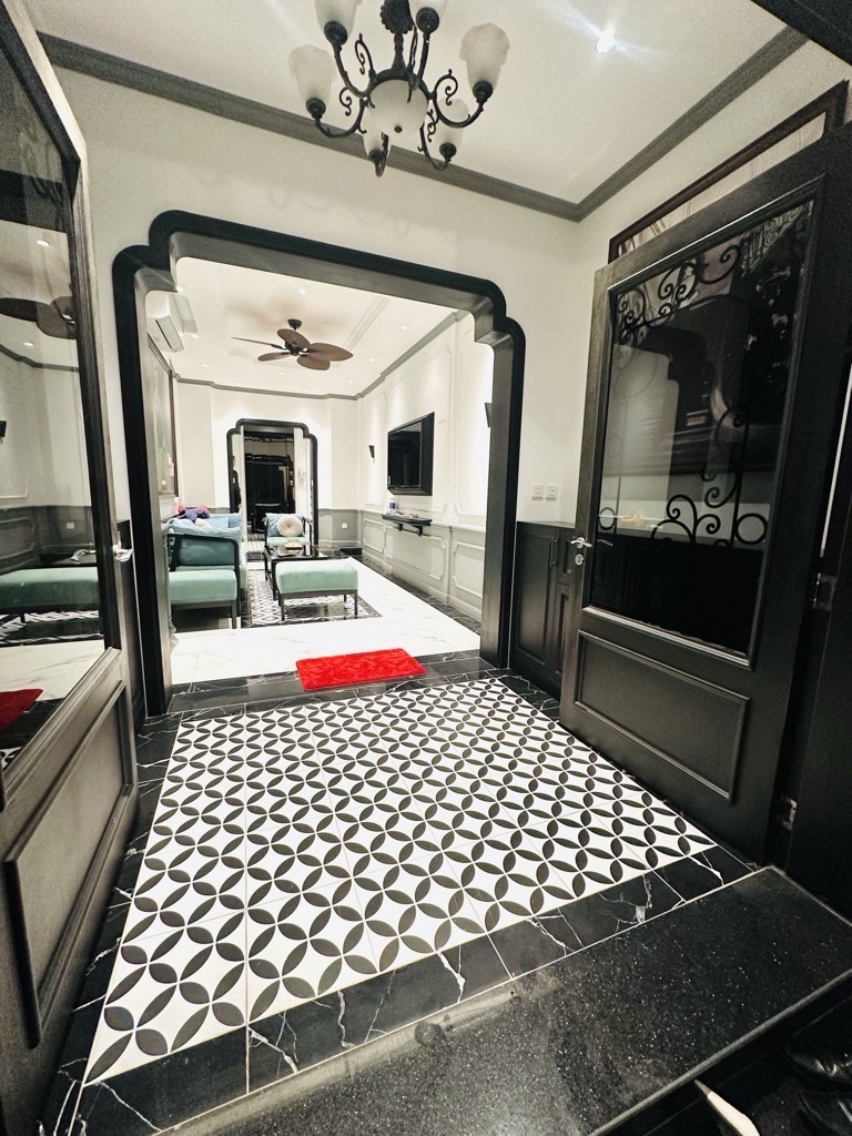 Bán nhà Thịnh Liệt - diện tích 48.5m2 5 tầng - Ô tô đỗ cửa - giá 14 tỷ