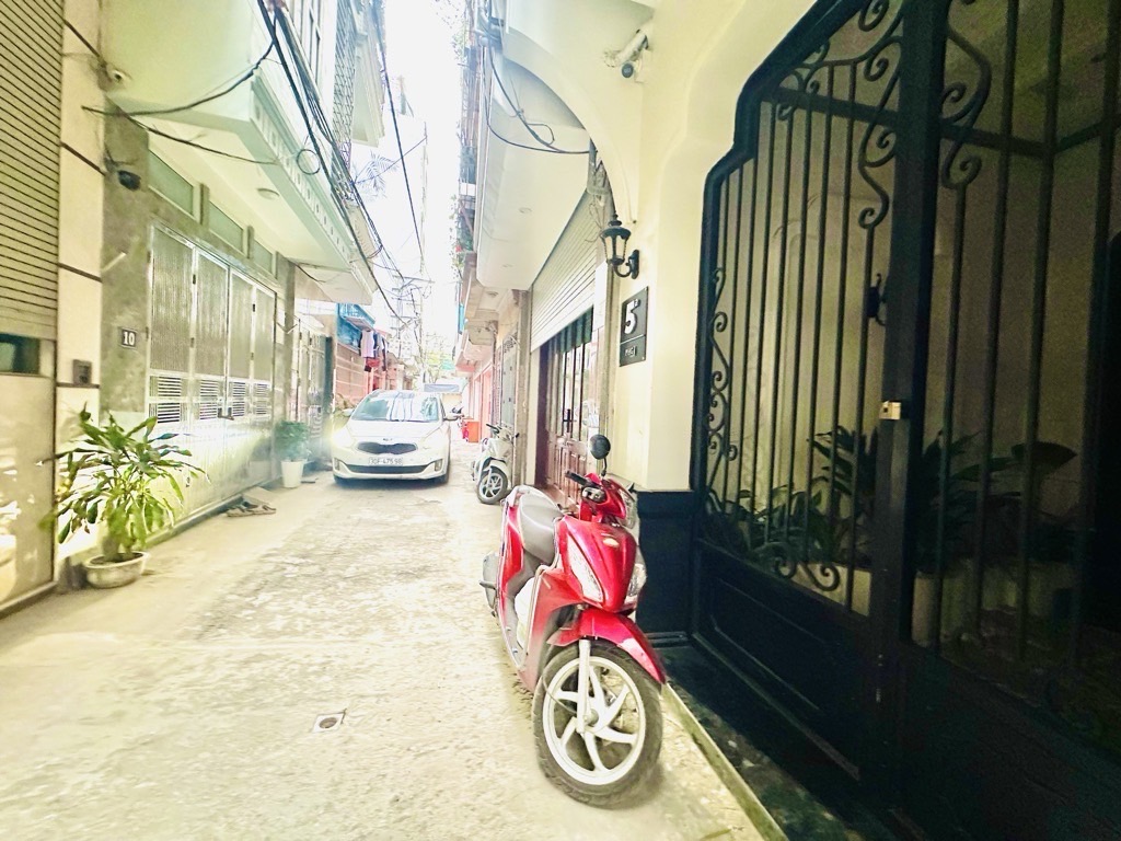 Bán nhà Thịnh Liệt - diện tích 48.5m2 5 tầng - Ô tô đỗ cửa - giá 14 tỷ