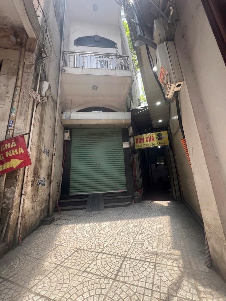 Bán nhà Minh Khai - diện tích 26,6m2 4 tầng - ô tô đỗ cổng - giá 9,1 tỷ