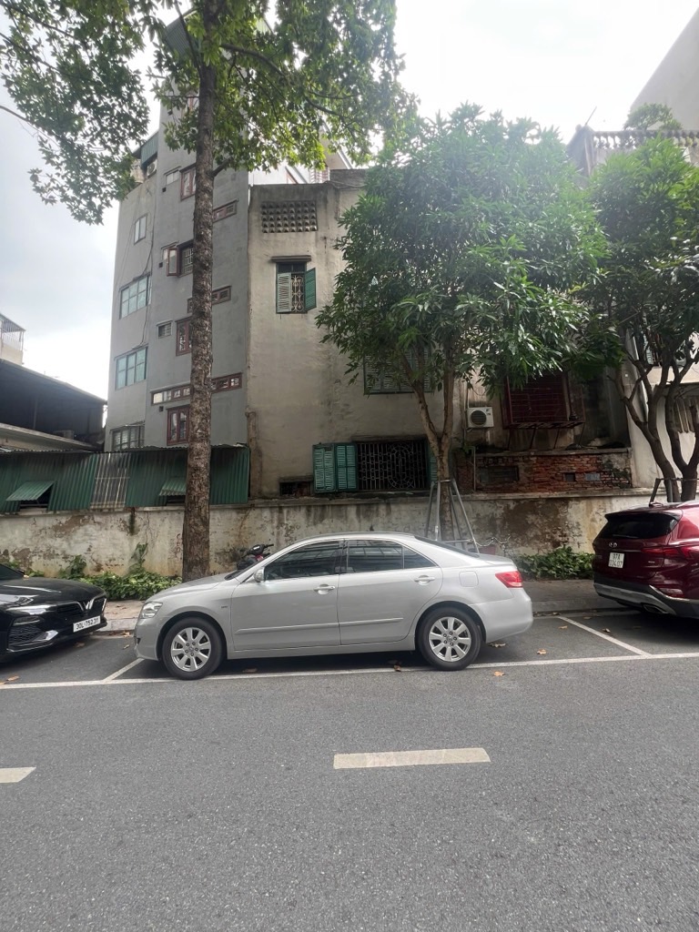 Bán nhà Minh Khai - diện tích 26,6m2 4 tầng - ô tô đỗ cổng - giá 9,1 tỷ