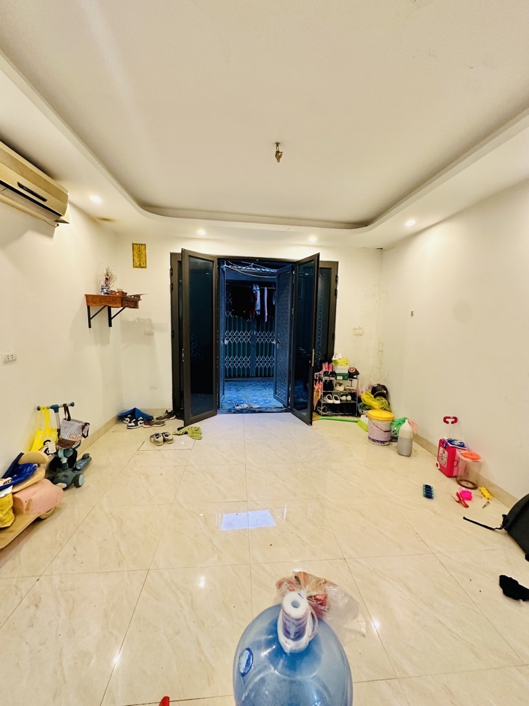 Bán nhà Định Công Hạ - diện tích 50m2 2 tầng - Ô tô đỗ cách nhà 30m - giá 2,5 tỷ