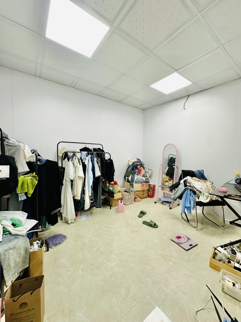 Bán nhà Định Công Hạ - diện tích 50m2 2 tầng - Ô tô đỗ cách nhà 30m - giá 2,5 tỷ