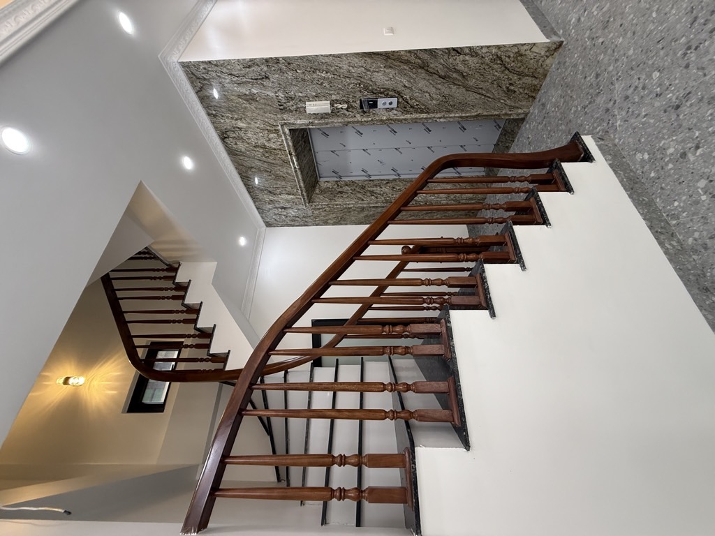 Bán nhà Hoàng Mai - diện tích 39m2 5 tầng - Ô TÔ - giá 17 tỷ