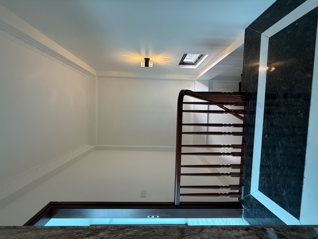 Bán nhà Hoàng Mai - diện tích 39m2 5 tầng - Ô TÔ - giá 17 tỷ