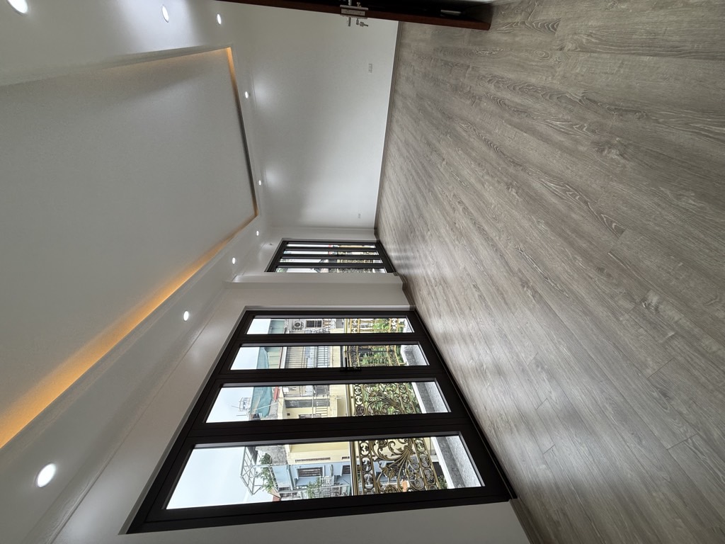 Bán nhà Hoàng Mai - diện tích 39m2 5 tầng - Ô TÔ - giá 17 tỷ