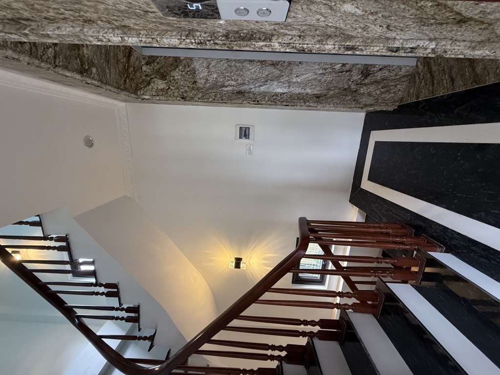 Bán nhà Hoàng Mai - diện tích 39m2 5 tầng - Ô TÔ - giá 17 tỷ