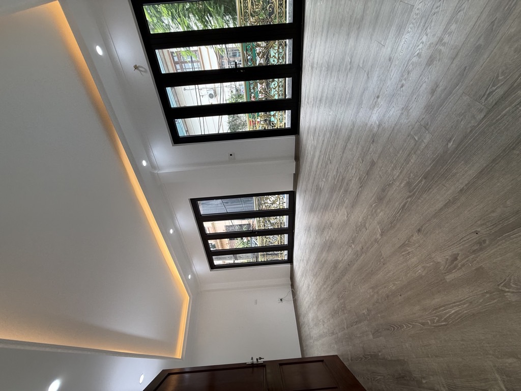 Bán nhà Hoàng Mai - diện tích 39m2 5 tầng - Ô TÔ - giá 17 tỷ