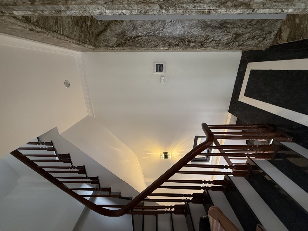 Bán nhà Hoàng Mai - diện tích 39m2 5 tầng - Ô TÔ - giá 17 tỷ