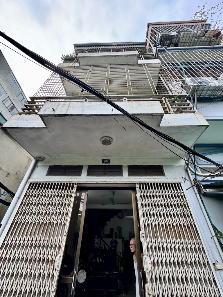 Bán nhà Trương Định - diện tích 41m2 3 tầng - LÔ GÓC - 3 THOÁNG - GẦN OTO - giá 10 tỷ