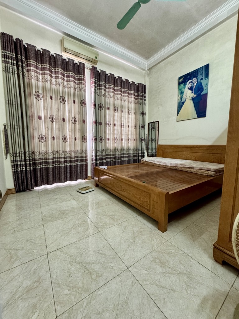 Bán nhà Trương Định - diện tích 41m2 3 tầng - LÔ GÓC - 3 THOÁNG - GẦN OTO - giá 10 tỷ