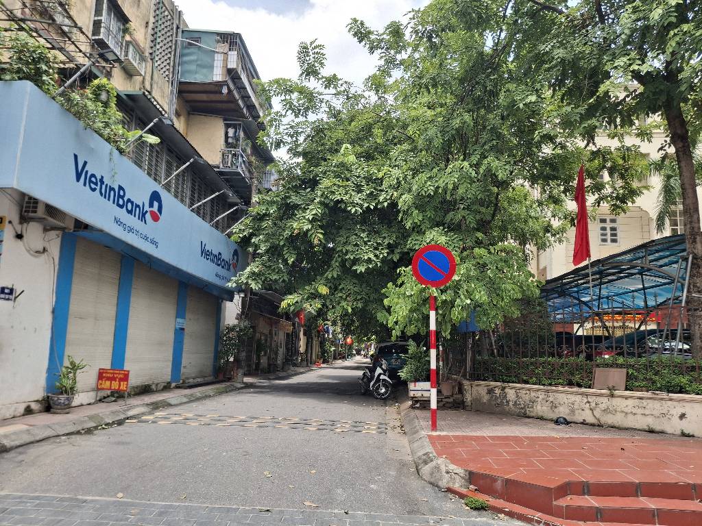 Bán nhà Khuất Duy Tiến - diện tích 46,8m2 1 tầng - Ô TÔ QUA - giá 8,2 tỷ