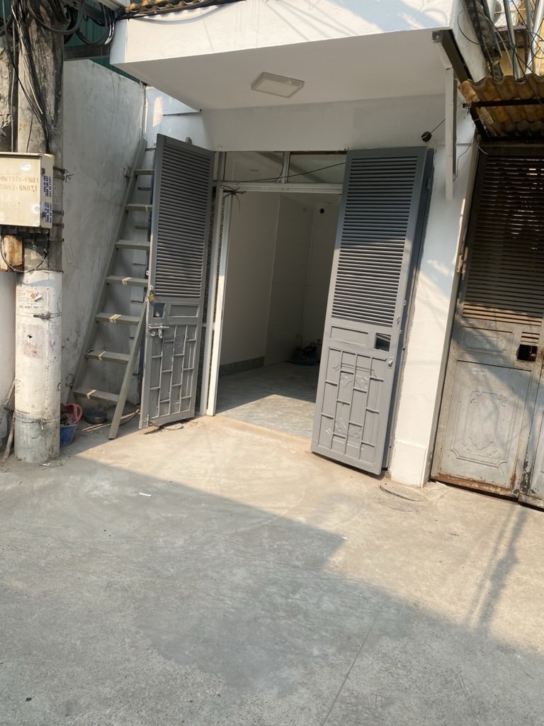 Bán nhà Tân Mai - diện tích 25m2 1 tầng - Sát chợ - giá 2,2 tỷ