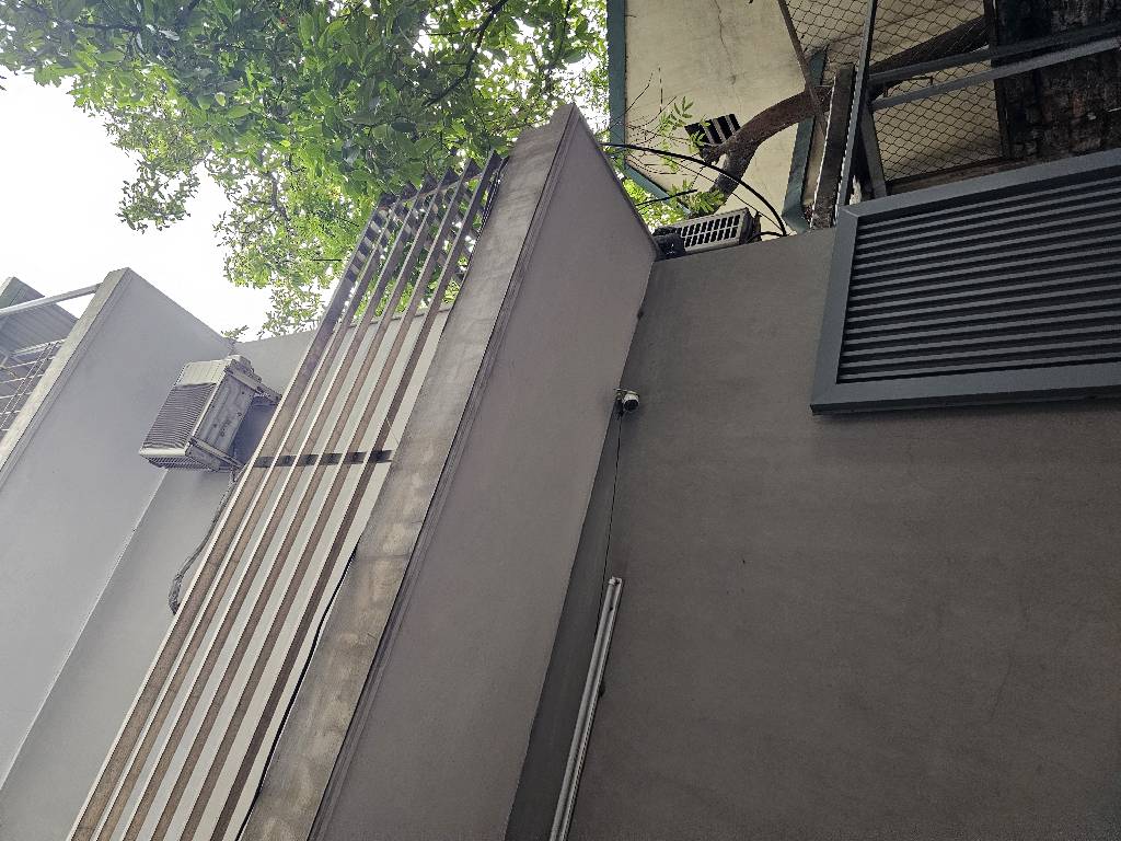 Bán nhà Lê Trọng Tấn - diện tích 93.6m2 3 tầng - Cách mặt phố 10m - giá 23,5 tỷ