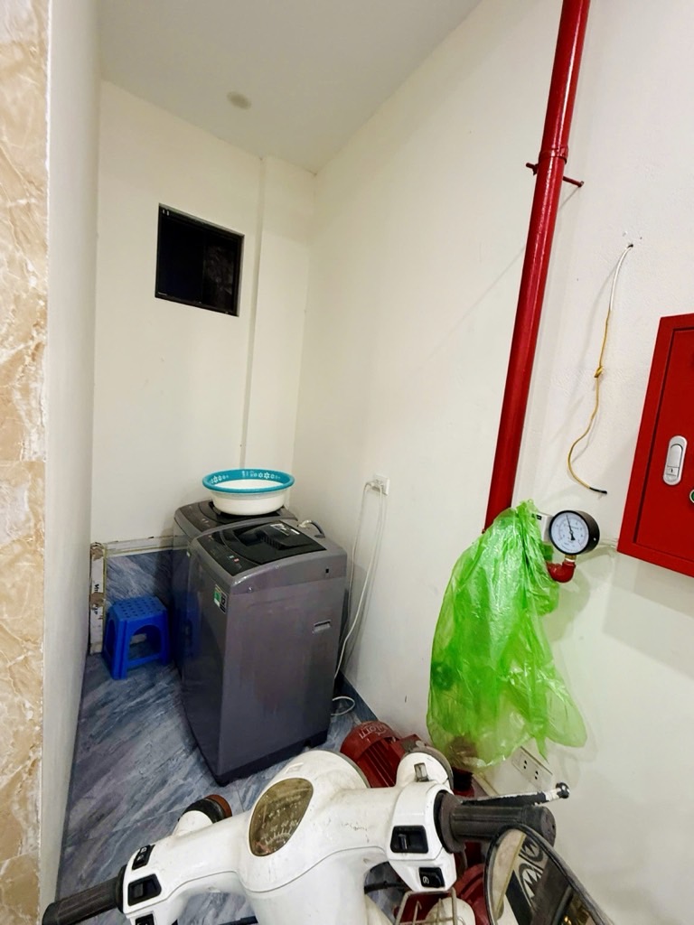 Bán nhà Lĩnh Nam - diện tích 48m2 6 tầng - Gà đẻ trứng vàng, cho thuê 40tr/tháng - giá 12 tỷ