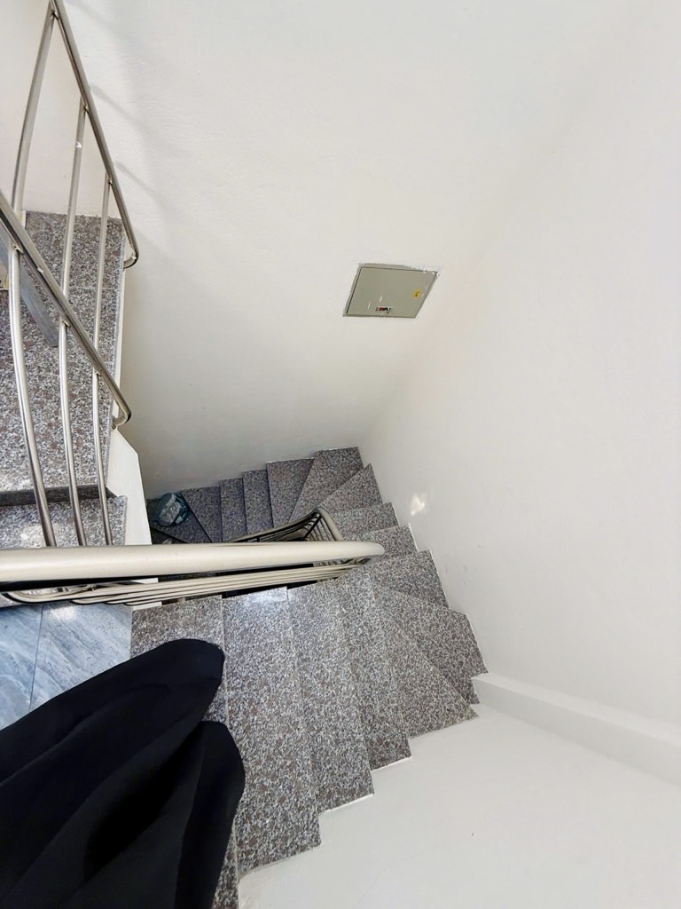 Bán nhà Lĩnh Nam - diện tích 48m2 6 tầng - Gà đẻ trứng vàng, cho thuê 40tr/tháng - giá 12 tỷ