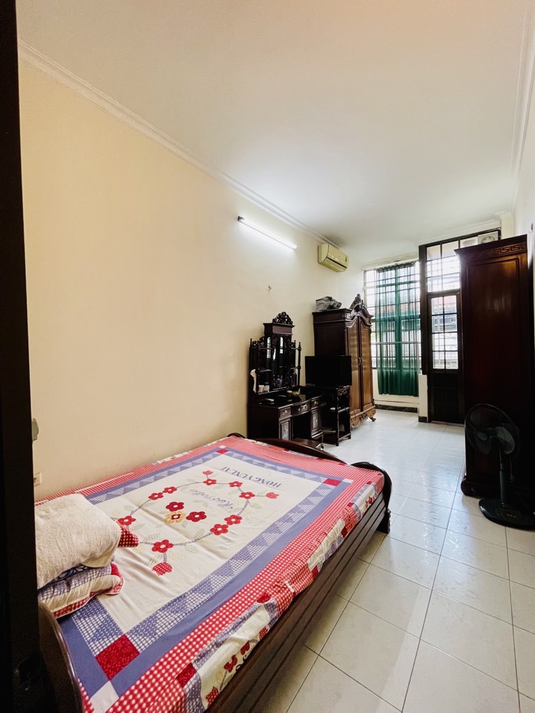 Bán nhà La Thành - diện tích 61.6m2 4 tầng - Ô tô - giá 17,5 tỷ