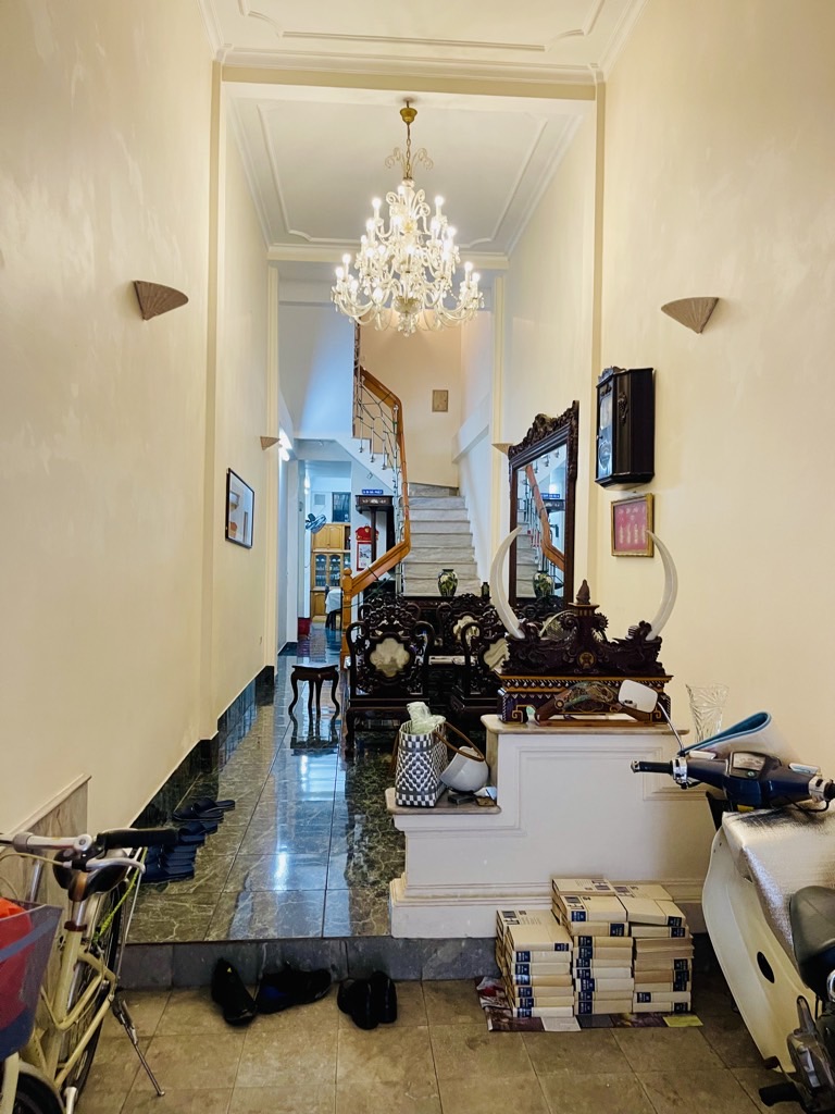 Bán nhà La Thành - diện tích 61.6m2 4 tầng - Ô tô - giá 17,5 tỷ