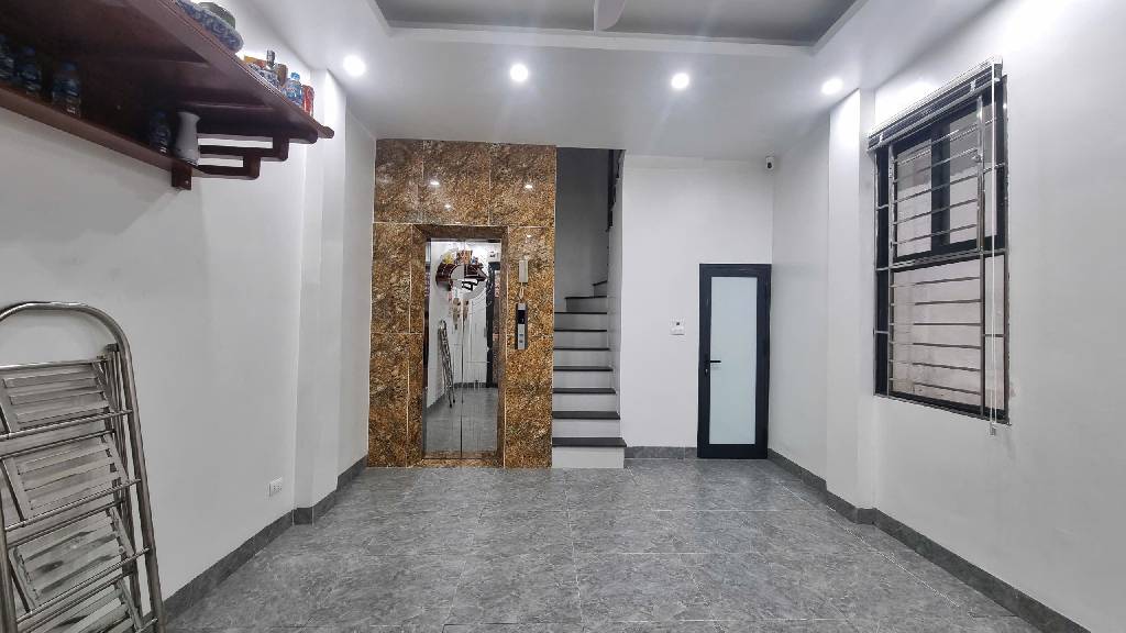 Bán nhà Bùi Xương Trạch - diện tích 37m2 7 tầng - Thang máy - giá 12,5 tỷ