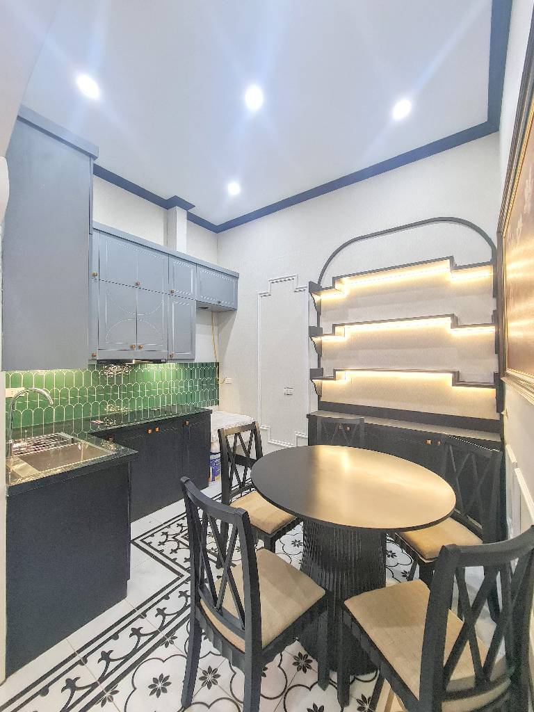 Bán nhà ngõ 255 Lĩnh Nam - 45m2 4 tầng - ô tô đỗ cửa, nội thất hiện đại - giá 9,5 tỷ