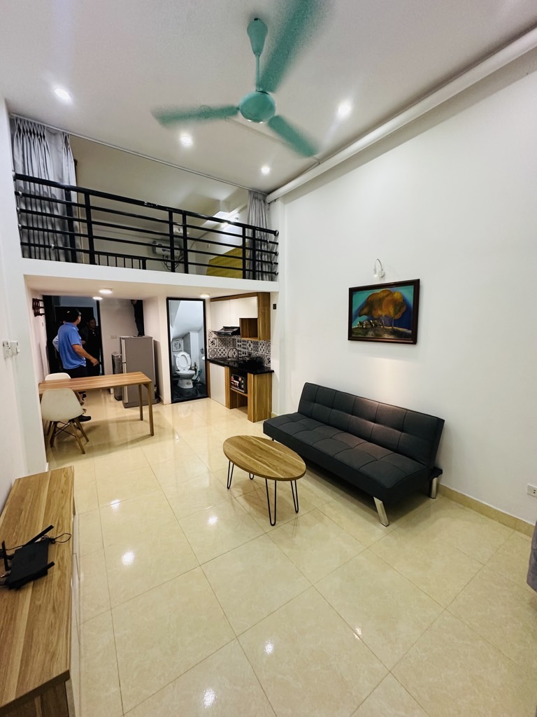 Bán nhà Nguyễn Văn Trỗi - diện tích 55.3m2 5 tầng - Ô tô dừng đỗ cách nhà ba bước chân - giá 15,8 tỷ