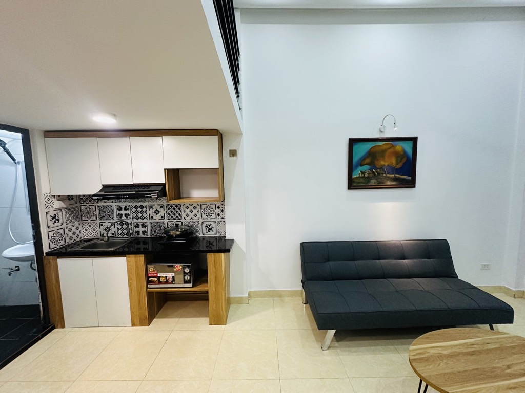 Bán nhà Nguyễn Văn Trỗi - diện tích 55.3m2 5 tầng - Ô tô dừng đỗ cách nhà ba bước chân - giá 15,8 tỷ