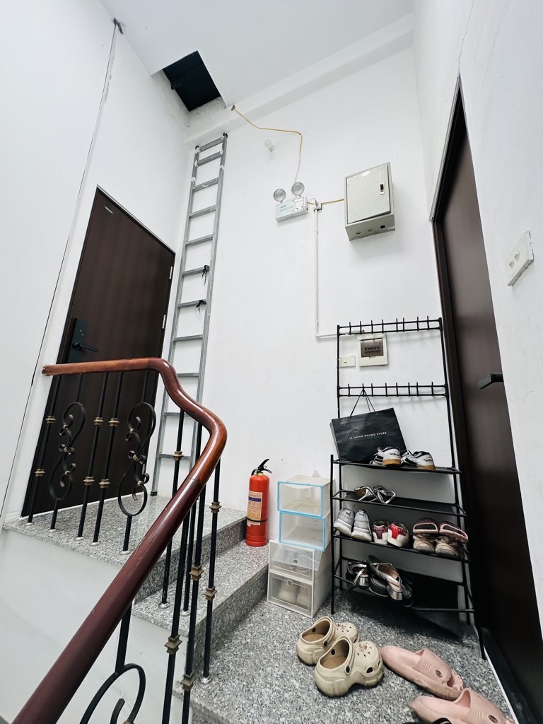 Bán nhà Nguyễn Văn Trỗi - diện tích 55.3m2 5 tầng - Ô tô dừng đỗ cách nhà ba bước chân - giá 15,8 tỷ